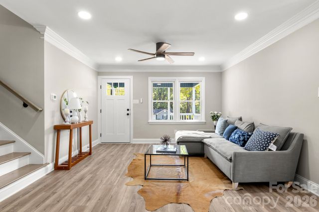 309 Catawba Circle N, Matthews, NC 28104