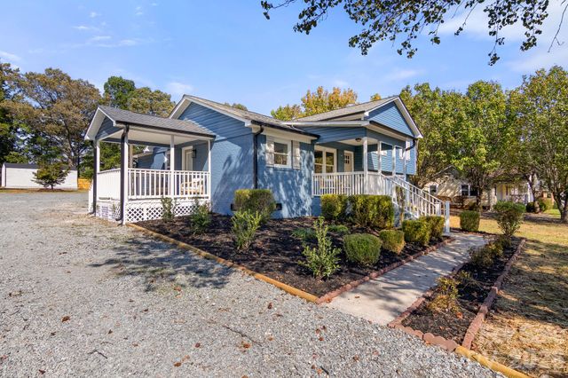 309 Catawba Circle N, Matthews, NC 28104