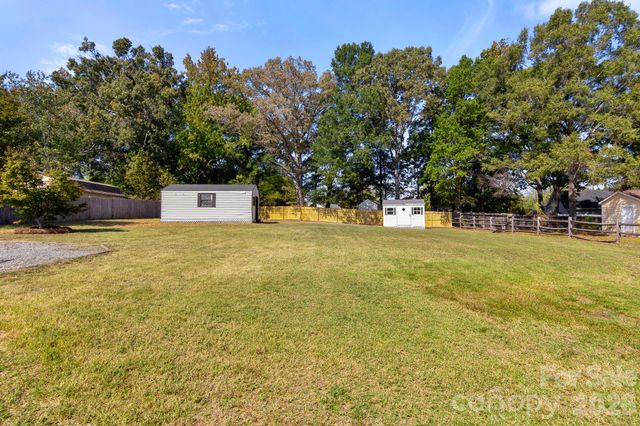 309 Catawba Circle N, Matthews, NC 28104