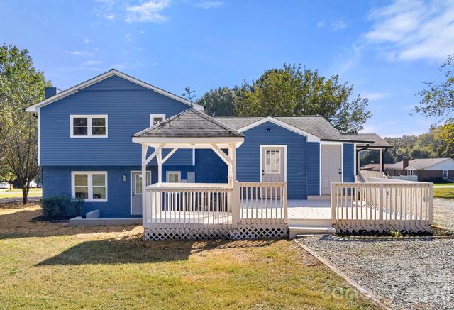 309 Catawba Circle N, Matthews, NC 28104