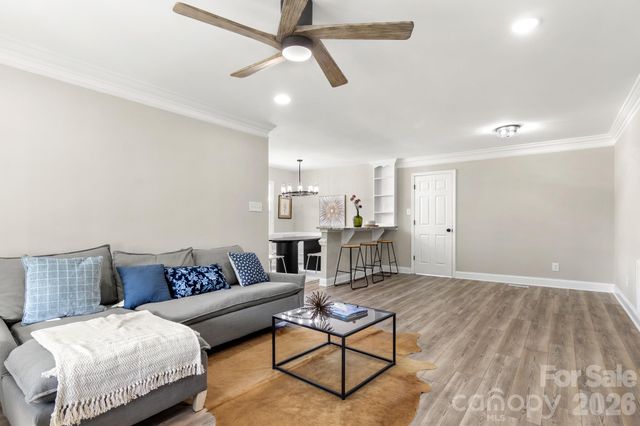 309 Catawba Circle N, Matthews, NC 28104