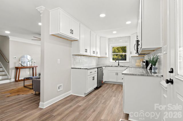 309 Catawba Circle N, Matthews, NC 28104