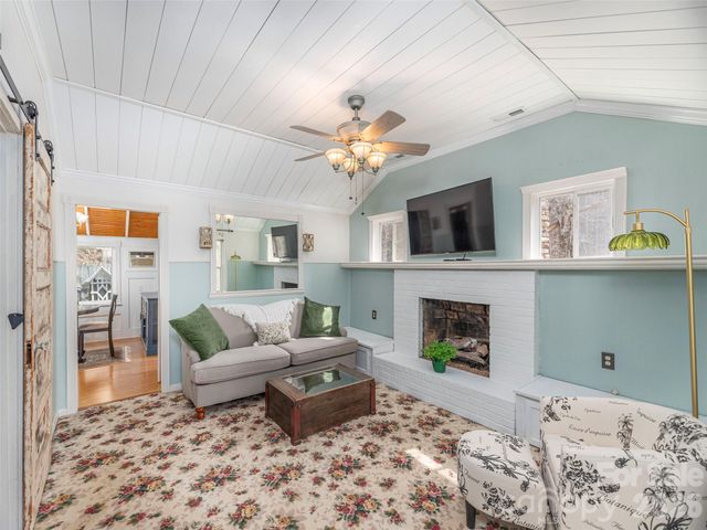 897 Dark Ridge Road, Sylva, NC 28779