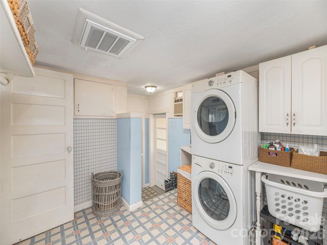 897 Dark Ridge Road, Sylva, NC 28779