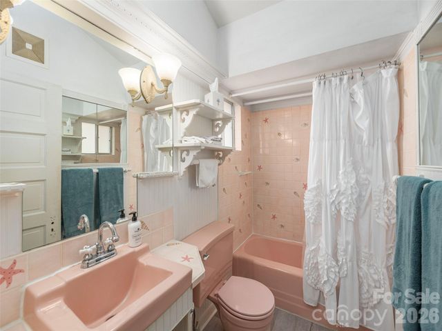 897 Dark Ridge Road, Sylva, NC 28779