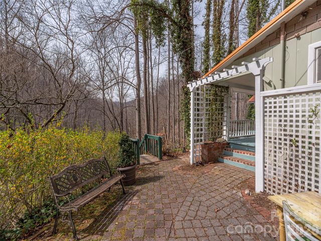 897 Dark Ridge Road, Sylva, NC 28779