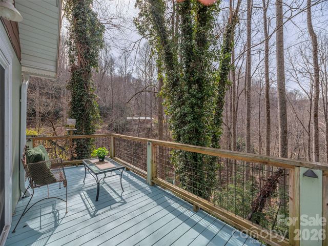 897 Dark Ridge Road, Sylva, NC 28779