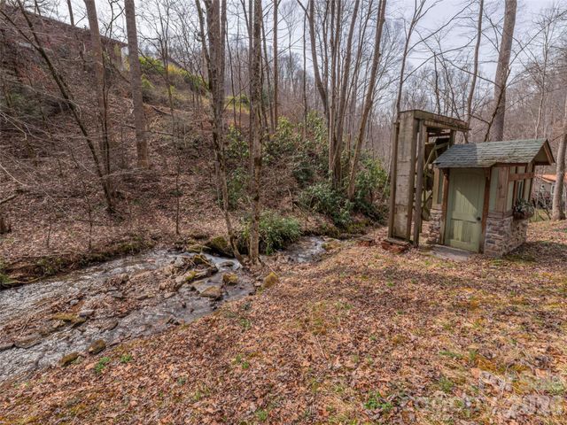 897 Dark Ridge Road, Sylva, NC 28779