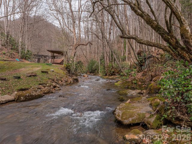 897 Dark Ridge Road, Sylva, NC 28779