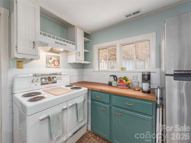 897 Dark Ridge Road, Sylva, NC 28779