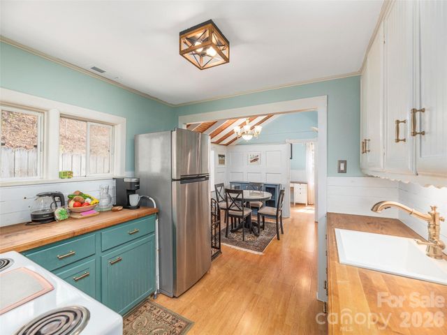 897 Dark Ridge Road, Sylva, NC 28779