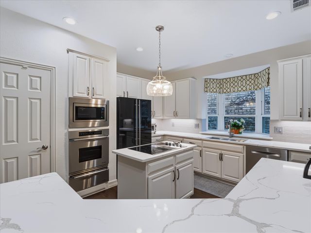 3838 Canot Lane, Addison, TX 75001