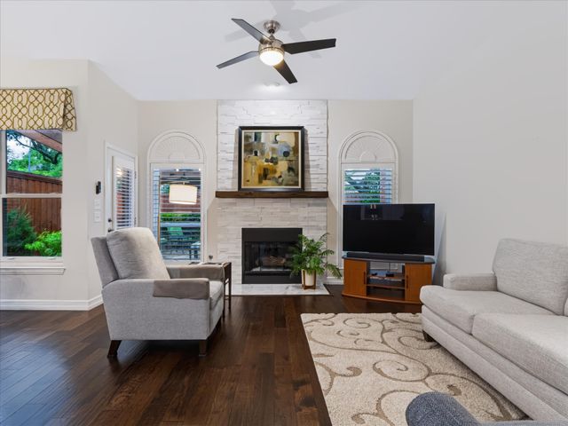 3838 Canot Lane, Addison, TX 75001