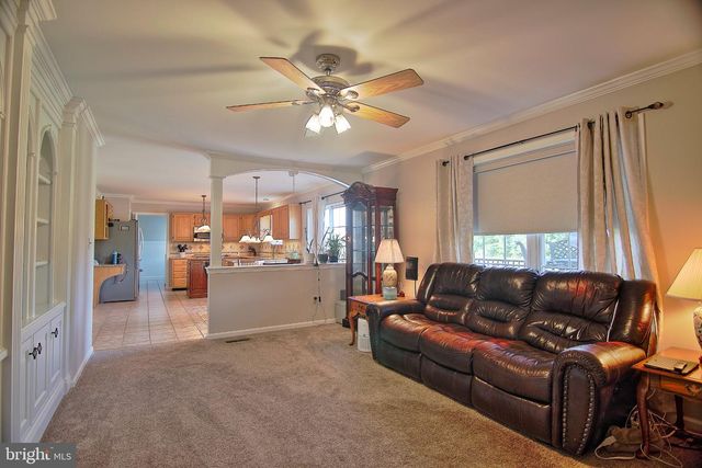 110 WILLOW LN, Gilbertsville, PA 19525