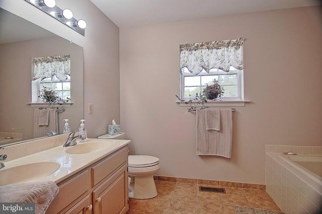 110 WILLOW LN, Gilbertsville, PA 19525