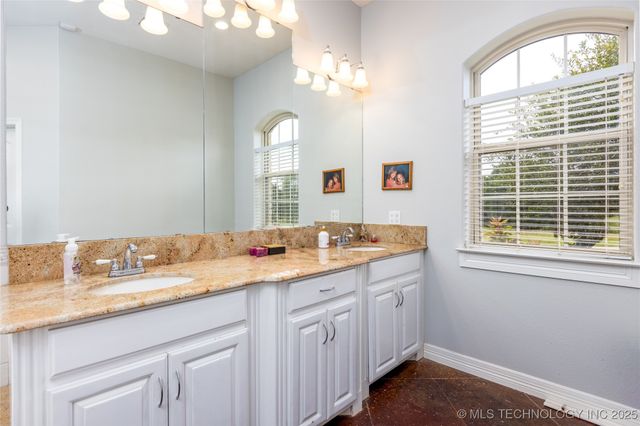 12717 S Chisolm, Caddo, OK 74729