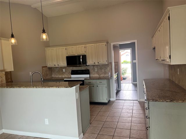 4605 Freeman Drive, The Colony, TX 75056