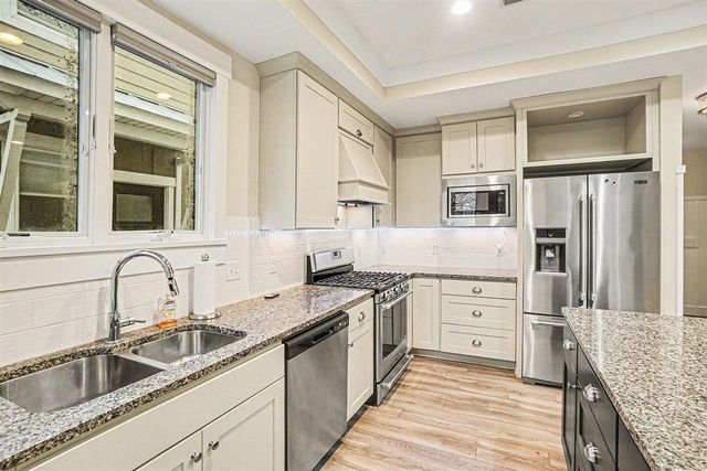 920 W Savidge Street 6, Spring Lake, MI 49456