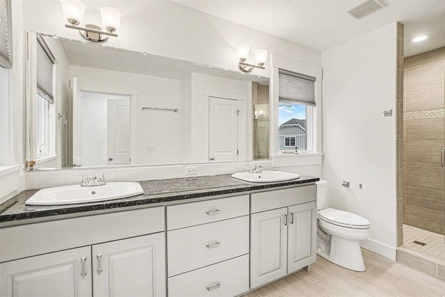 920 W Savidge Street 6, Spring Lake, MI 49456