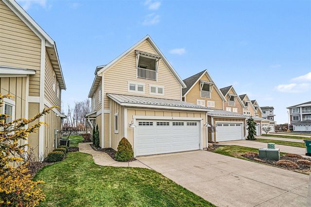 920 W Savidge Street 6, Spring Lake, MI 49456