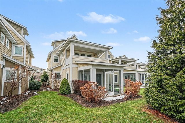 920 W Savidge Street 6, Spring Lake, MI 49456