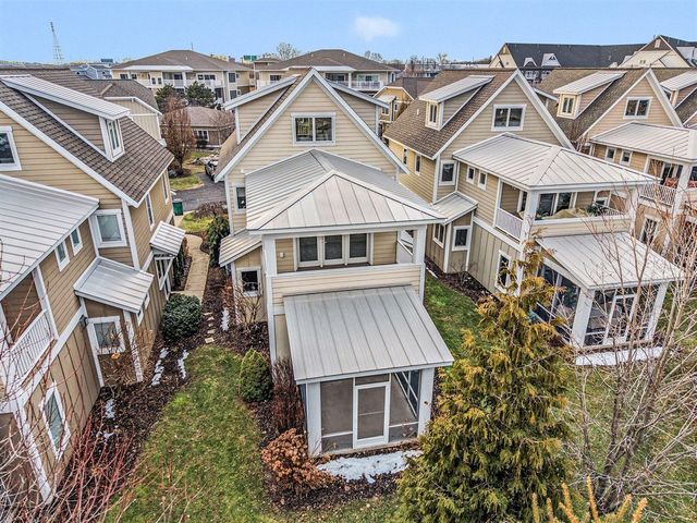 920 W Savidge Street 6, Spring Lake, MI 49456