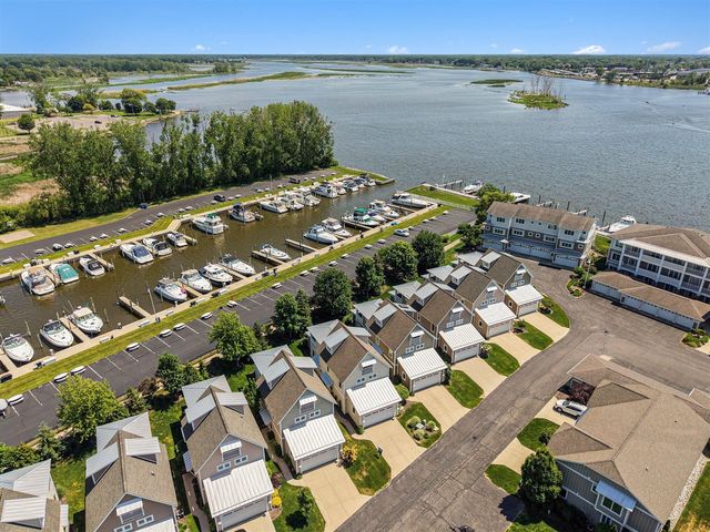 920 W Savidge Street 6, Spring Lake, MI 49456