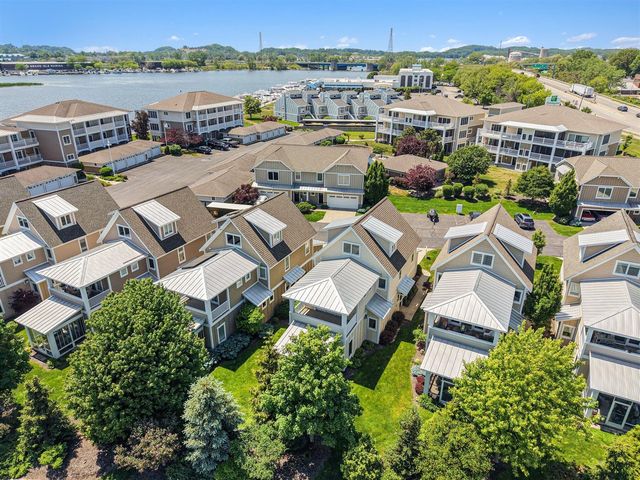 920 W Savidge Street 6, Spring Lake, MI 49456