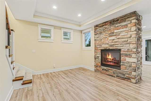 920 W Savidge Street 6, Spring Lake, MI 49456