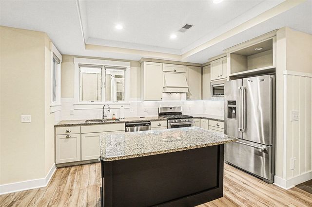 920 W Savidge Street 6, Spring Lake, MI 49456