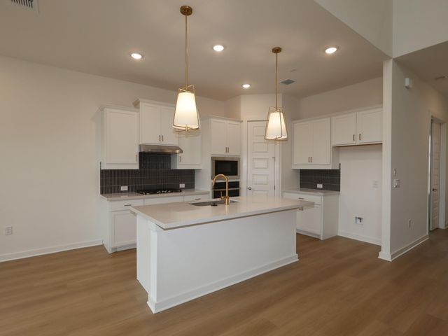 2036 Lolo LN, Leander, TX 78641