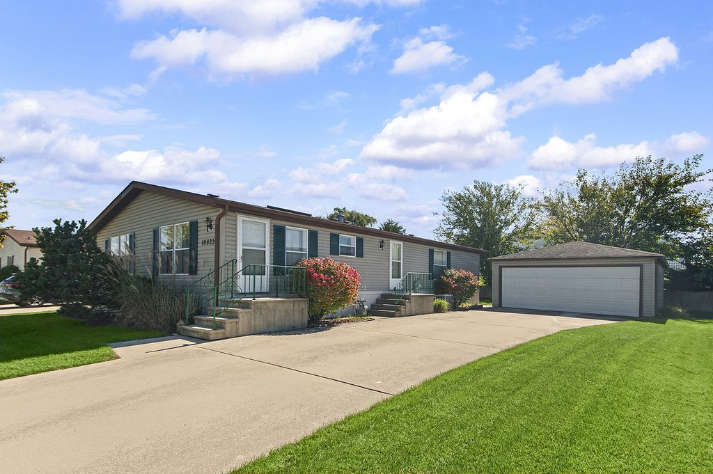 10825 W Gateway Drive, Frankfort, IL 60423 — exterior