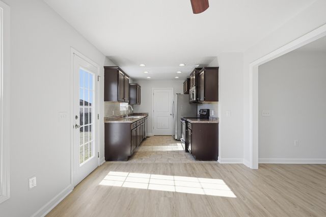 91 Creek Chase Rd, Manchester, TN 37355