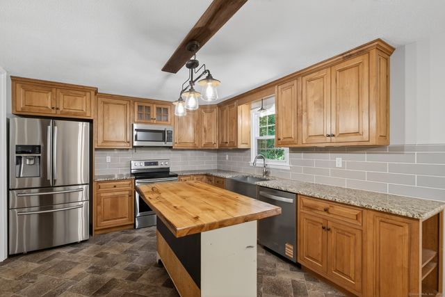 105 Burbank Road, Ellington, CT 06029