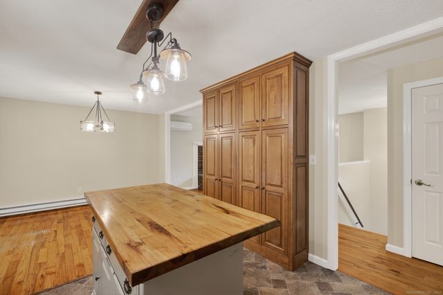 105 Burbank Road, Ellington, CT 06029