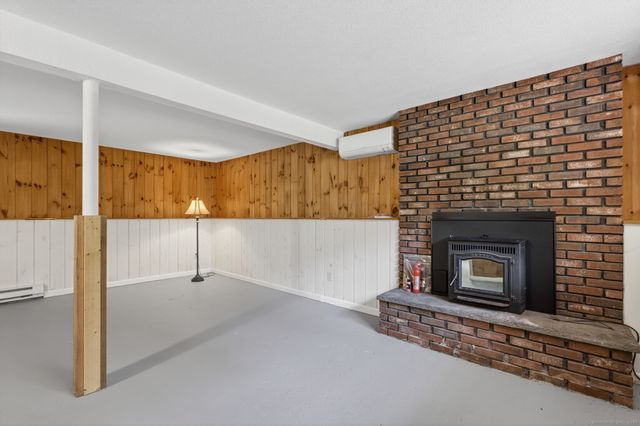 105 Burbank Road, Ellington, CT 06029