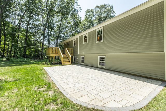 105 Burbank Road, Ellington, CT 06029