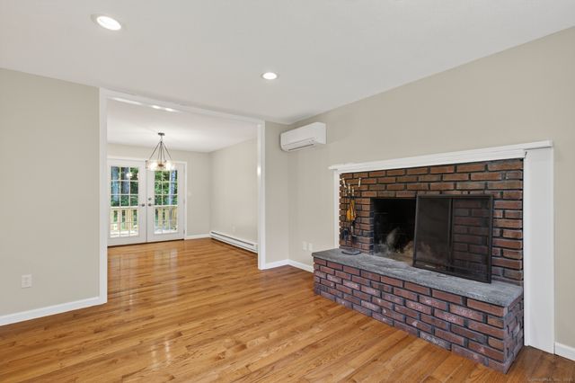 105 Burbank Road, Ellington, CT 06029