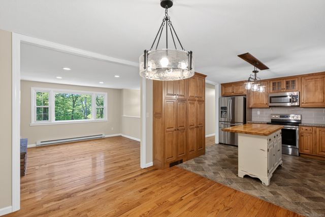 105 Burbank Road, Ellington, CT 06029