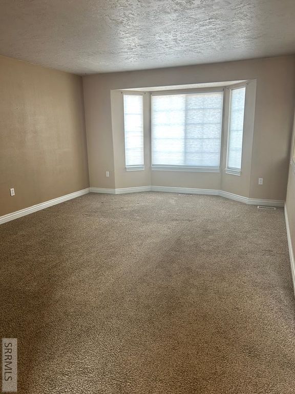 Image 3 of property listing at 3171 Barnes Way, Iona, ID 83427