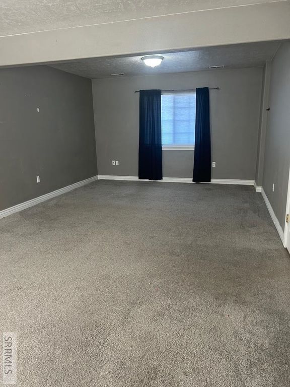 Image 8 of property listing at 3171 Barnes Way, Iona, ID 83427