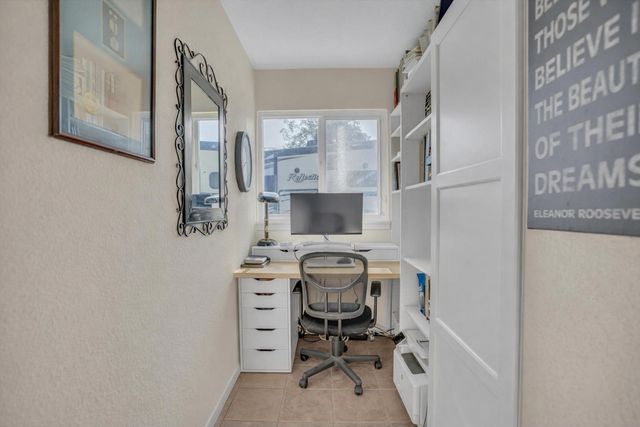 138 Roxie Ct, Ripon, CA 95366