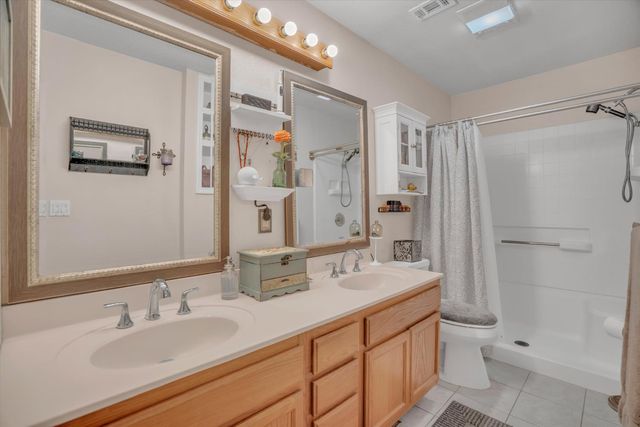 138 Roxie Ct, Ripon, CA 95366