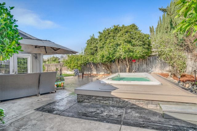 138 Roxie Ct, Ripon, CA 95366