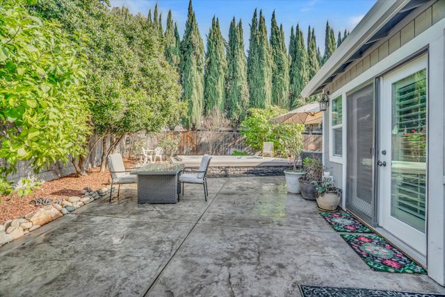 138 Roxie Ct, Ripon, CA 95366