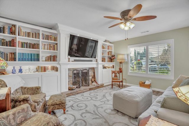 138 Roxie Ct, Ripon, CA 95366