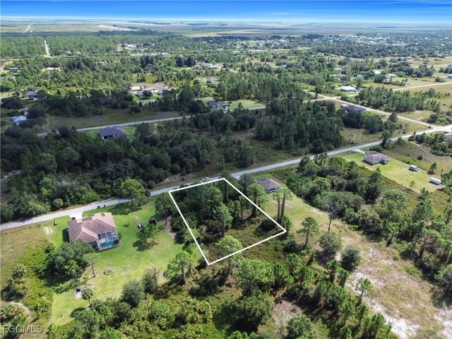 1915 Louis AVE, Lehigh Acres, FL 33972