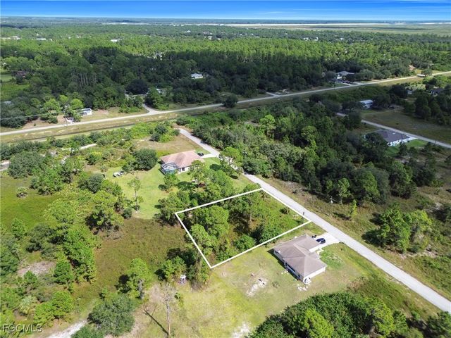 1915 Louis AVE, Lehigh Acres, FL 33972