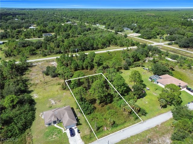 1915 Louis AVE, Lehigh Acres, FL 33972