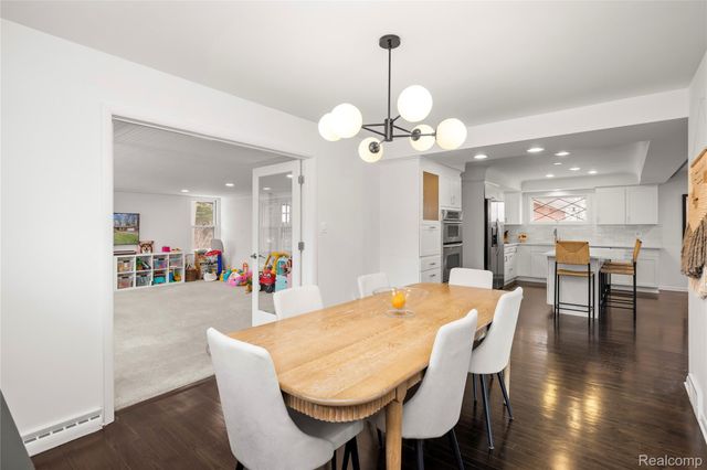 2530 Worcester Road, West Bloomfield Charter Township, MI 48323